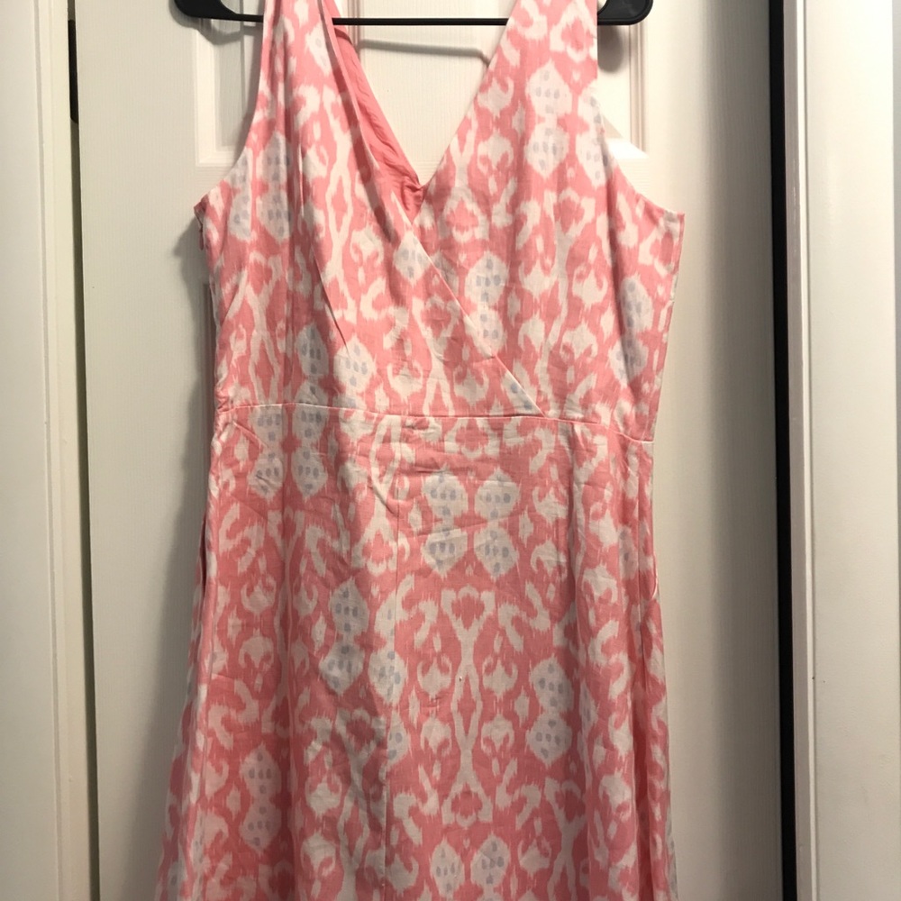 Sleeveless Gap dress with tags on